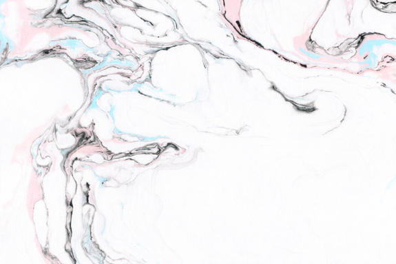 Marmor in meerblau- und rosatönen