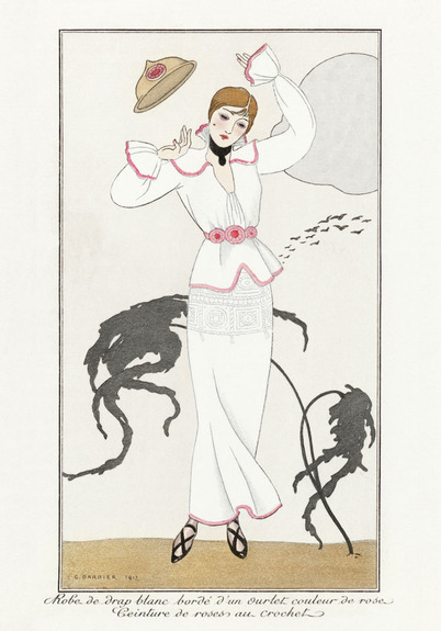 Frau im weißen kostüm mit hut