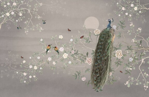 Pfau und vögel auf den zweigen der bäume mit blumen