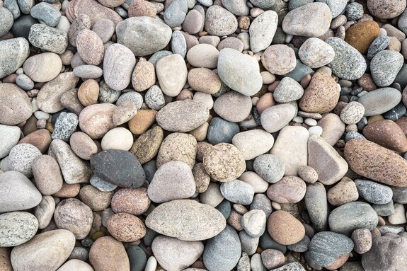 Nahaufnahme der struktur von steinen am strand