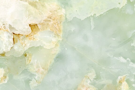 Imitat von grauem stein mit gold