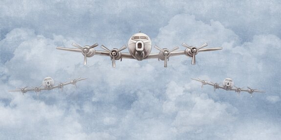 Flugzeuge fliegen zwischen den wolken