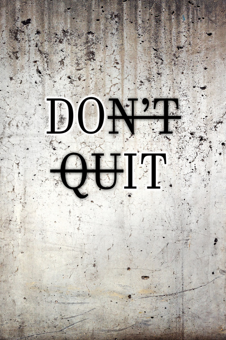 Motivierende inschrift an einer betonwand