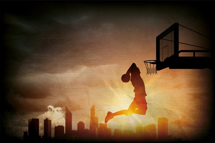 Basketballaufnahme vor der kulisse der stadt