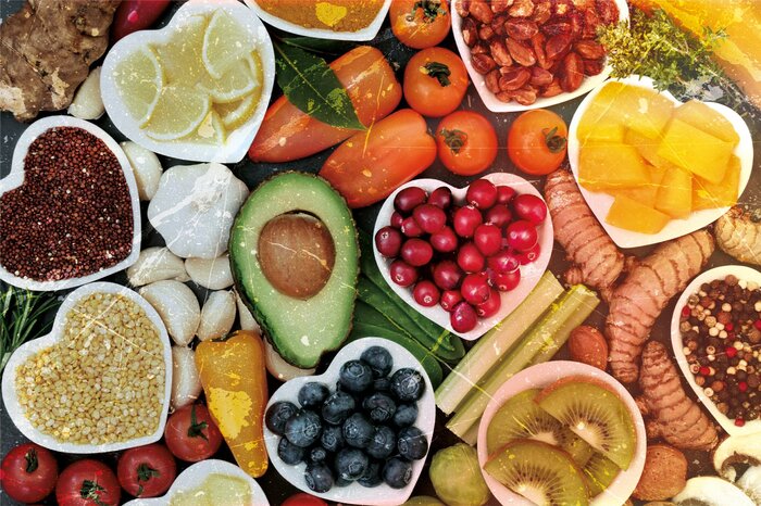 Frisches gemüse mit blaubeeren