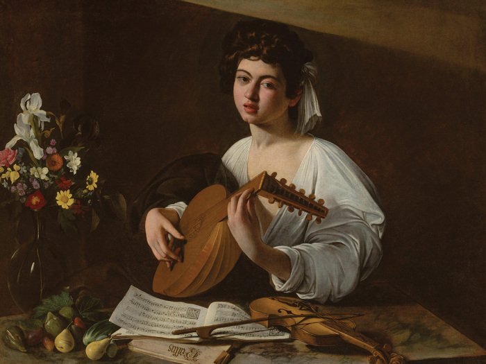 Eine bezaubernde figur einer frau mit einer laute