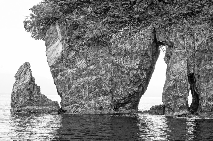 Schroffe, einfarbige klippen