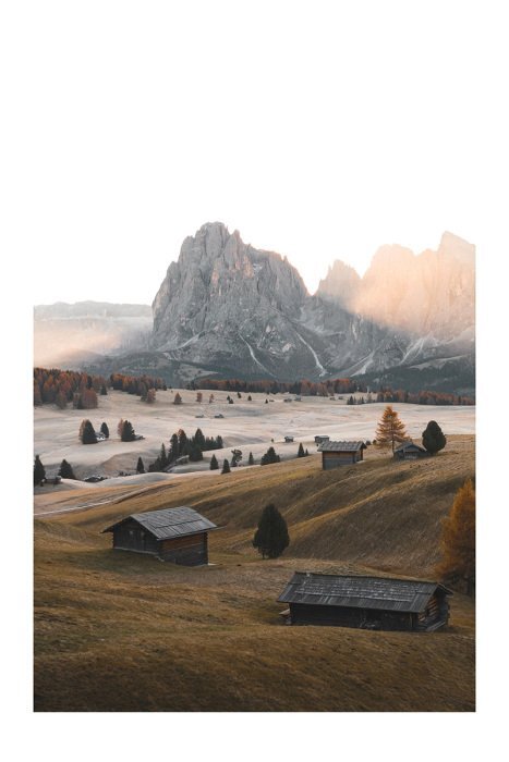 Eine bergsiedlung mit natürlicher vegetation und landschaft