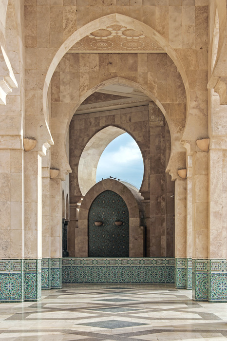 Orientalische bögen mit dekorativem tor