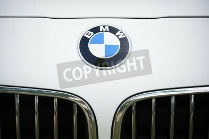 Fototapete Logo BMW und Stoßstange