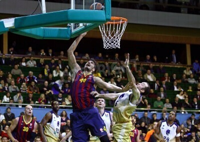 Fototapete Guter Wurf beim Basketballspiel