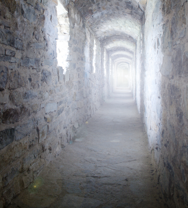Fototapete Tunnel im alten Gebäude