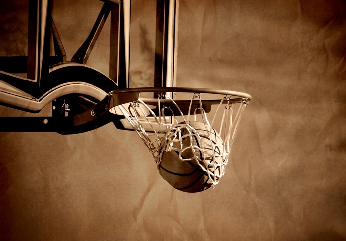 Poster Basketball Ball im Korb Sepia