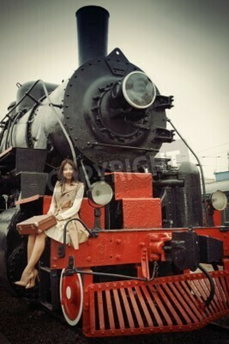 Fototapete Schwarzer Retro-Zug und Frau