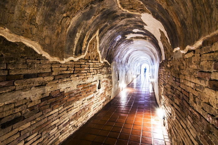 Fototapete Alter Tunnel stadtnah
