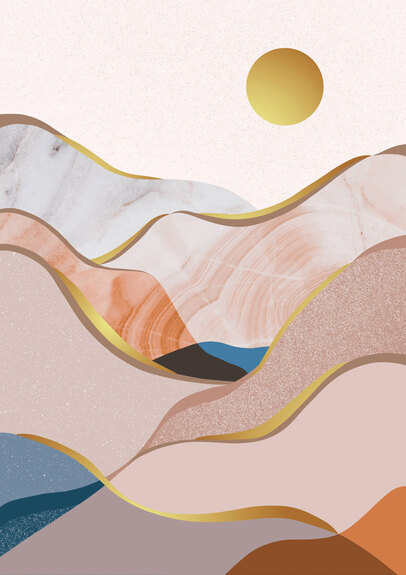 Soleil doré au-dessus des montagnes