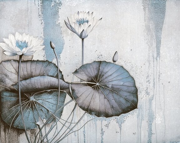 Nénuphars et feuilles sur fond de béton