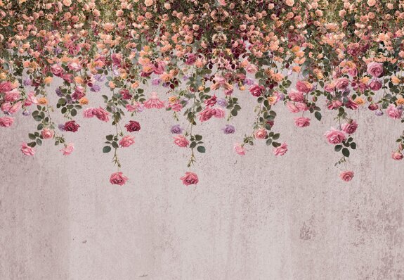 Composition florale suspendue avec des roses