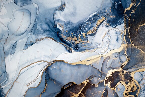 Composition en marbre bleu avec des veines d&#39;or