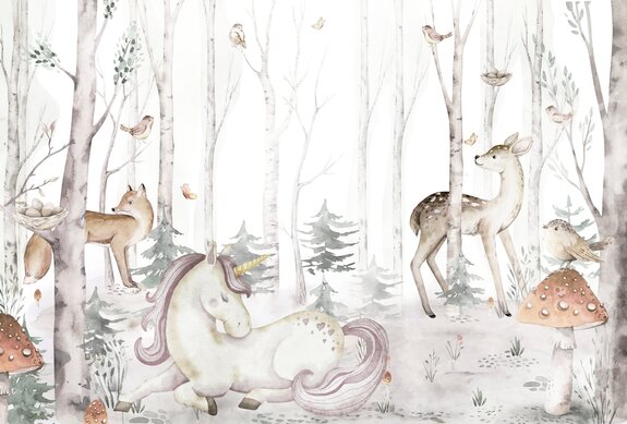 Une licorne et des animaux parmi les arbres dans une forêt de conte de fées