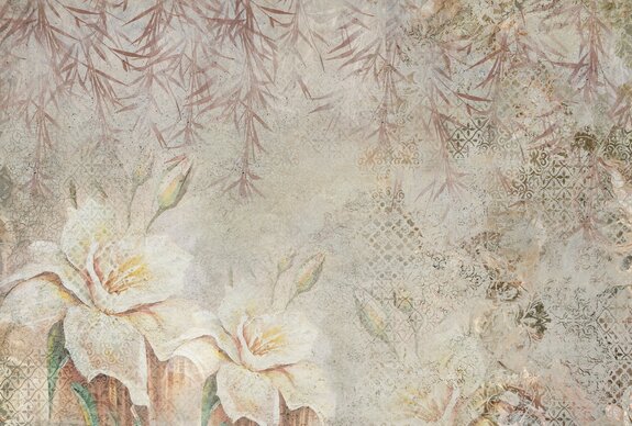 Fleurs sur des feuilles de bambou suspendues