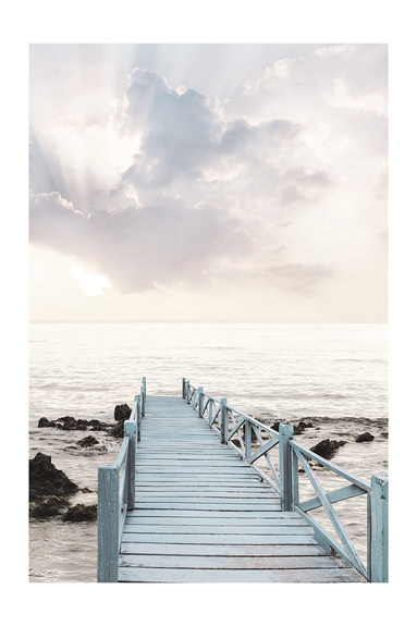 Pont en bois avec vue sur la mer