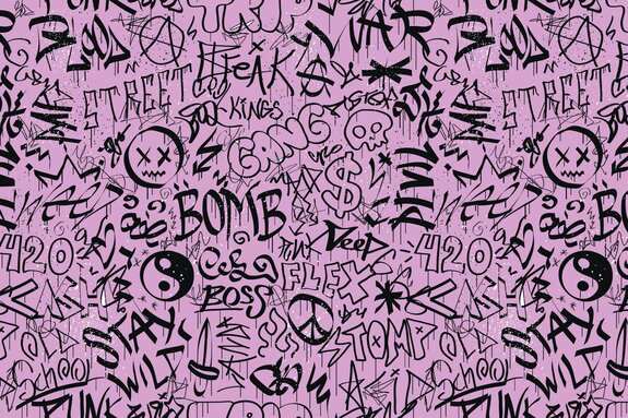 Écritures en style graffiti sur un mur rose