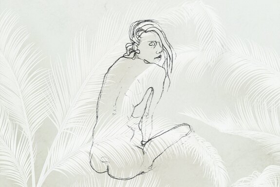 Croquis d'une femme parmi les feuilles de palmier