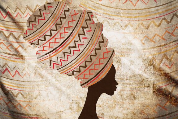 Portrait d'une femme avec une coiffe africaine