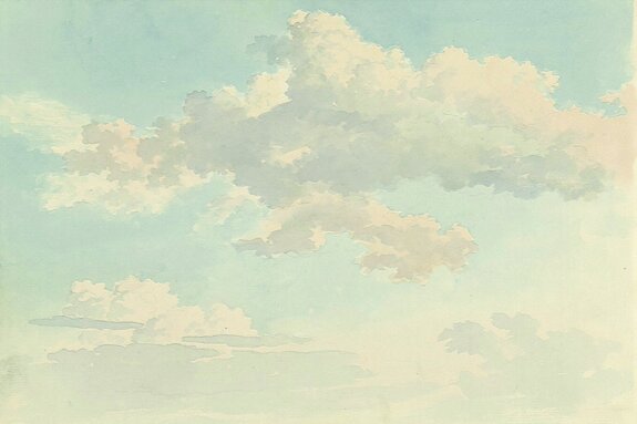 Nuages délicats dans le ciel bleu