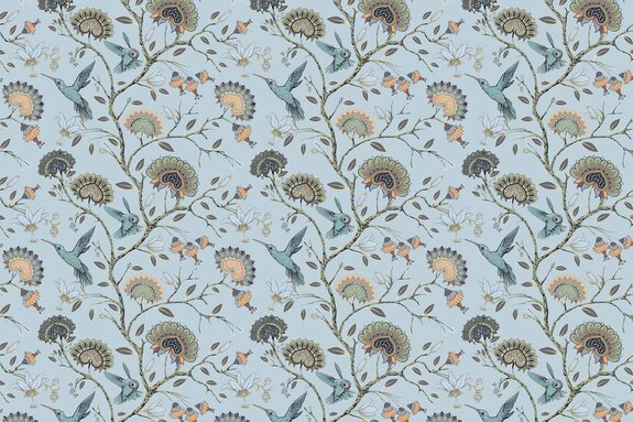 Branches avec des fleurs parmi les oiseaux