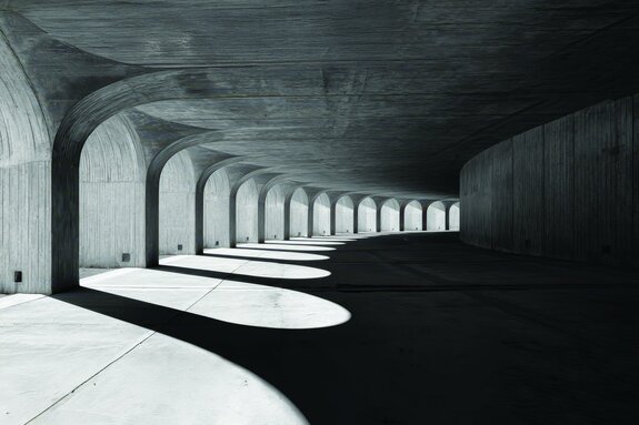 Espace de lumière géométrique en architecture