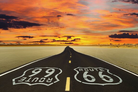 Route 66 au coucher du soleil