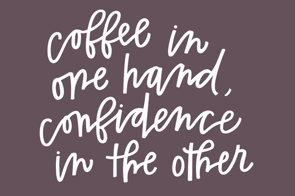 Inscriptions de café sur fond marron