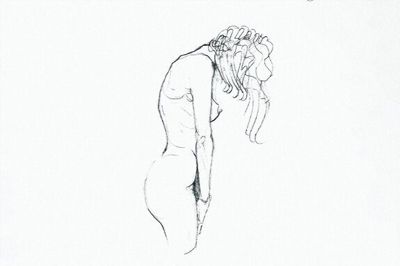 Croquis d'une femme debout sur fond blanc