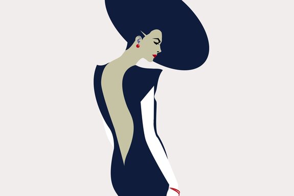 Femme avec chapeau sur fond clair