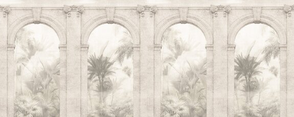 Arches décoratives parmi la végétation tropicale