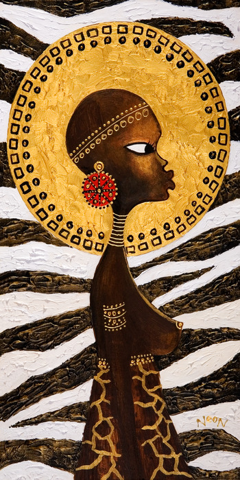 Femme africaine avec un motif animal en arrière-plan