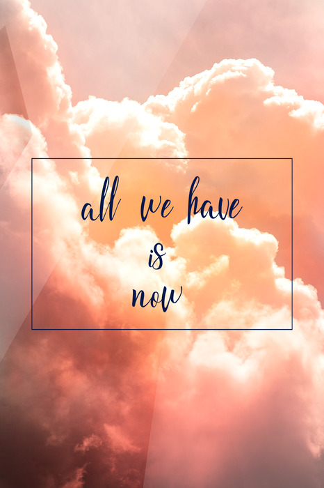 Coucher de soleil dans les nuages avec une citation