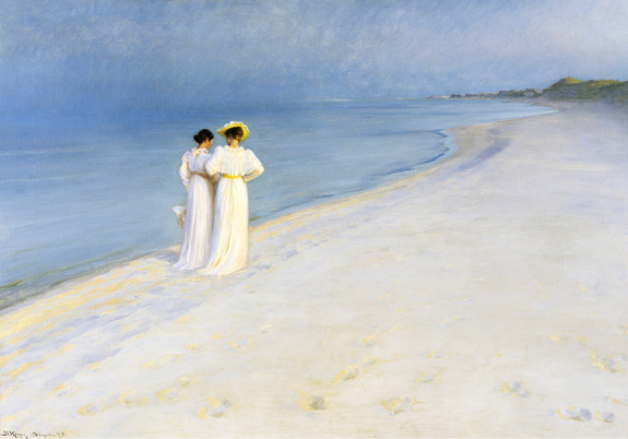 Des silhouettes élégantes en robes blanches au bord de la mer