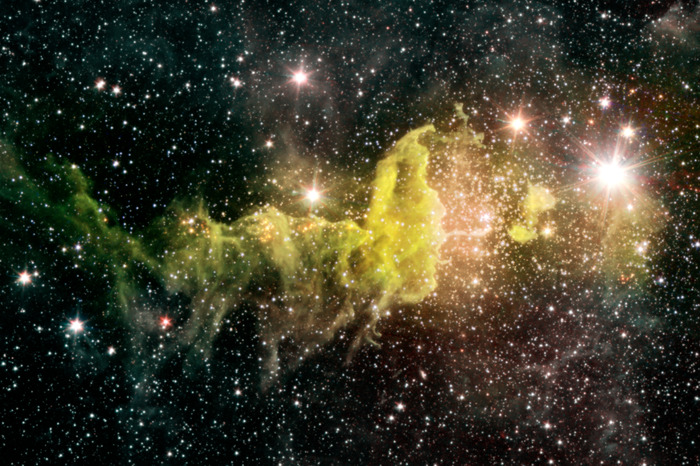 Nébuleuse verte dans l'espace