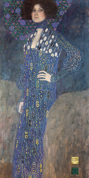 Portrait d&#39;émilie flöge en robe à motifs décoratifs