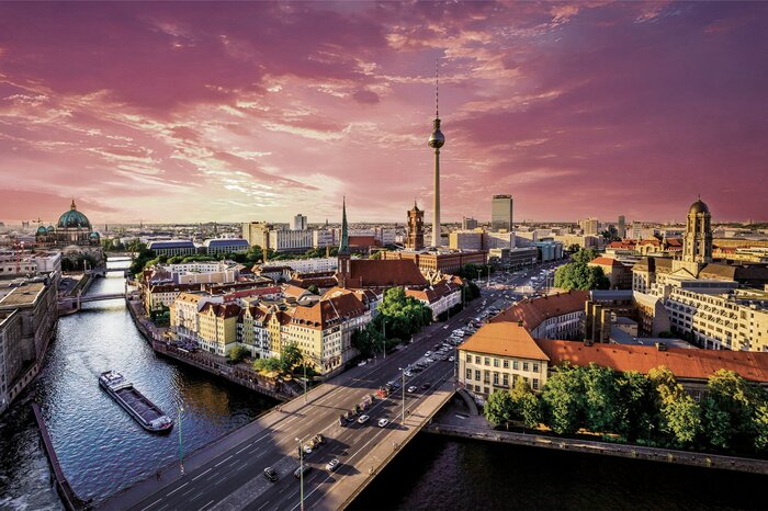 Le pont et les bâtiments historiques de berlin