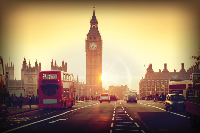 Lueur du soir sur les rues de londres
