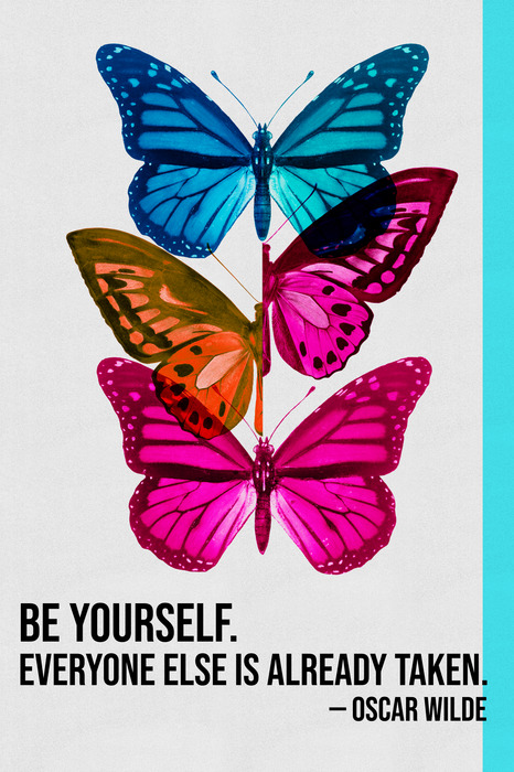 Des papillons colorés disposés verticalement et une citation