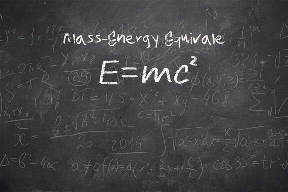 Schoolbord met wetenschappelijke formules
