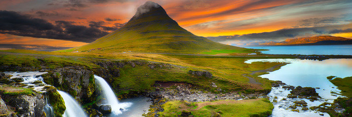 Watervallen in het ijslandse landschap
