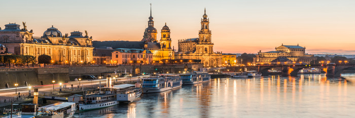 Panorama van de rivier en dresden