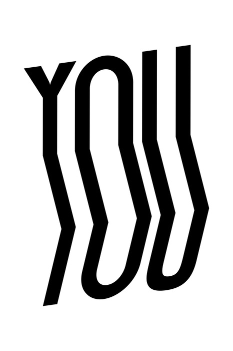 Gebogen zwart-witte you-letters