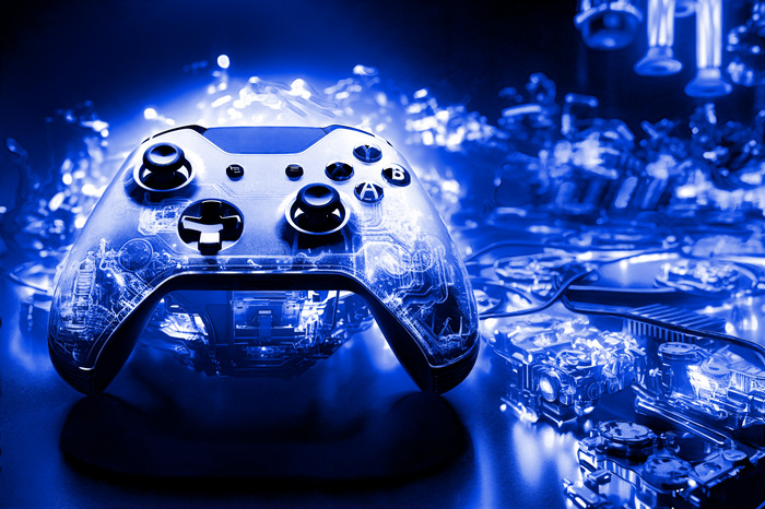 Futuristisch platform in intens blauw licht